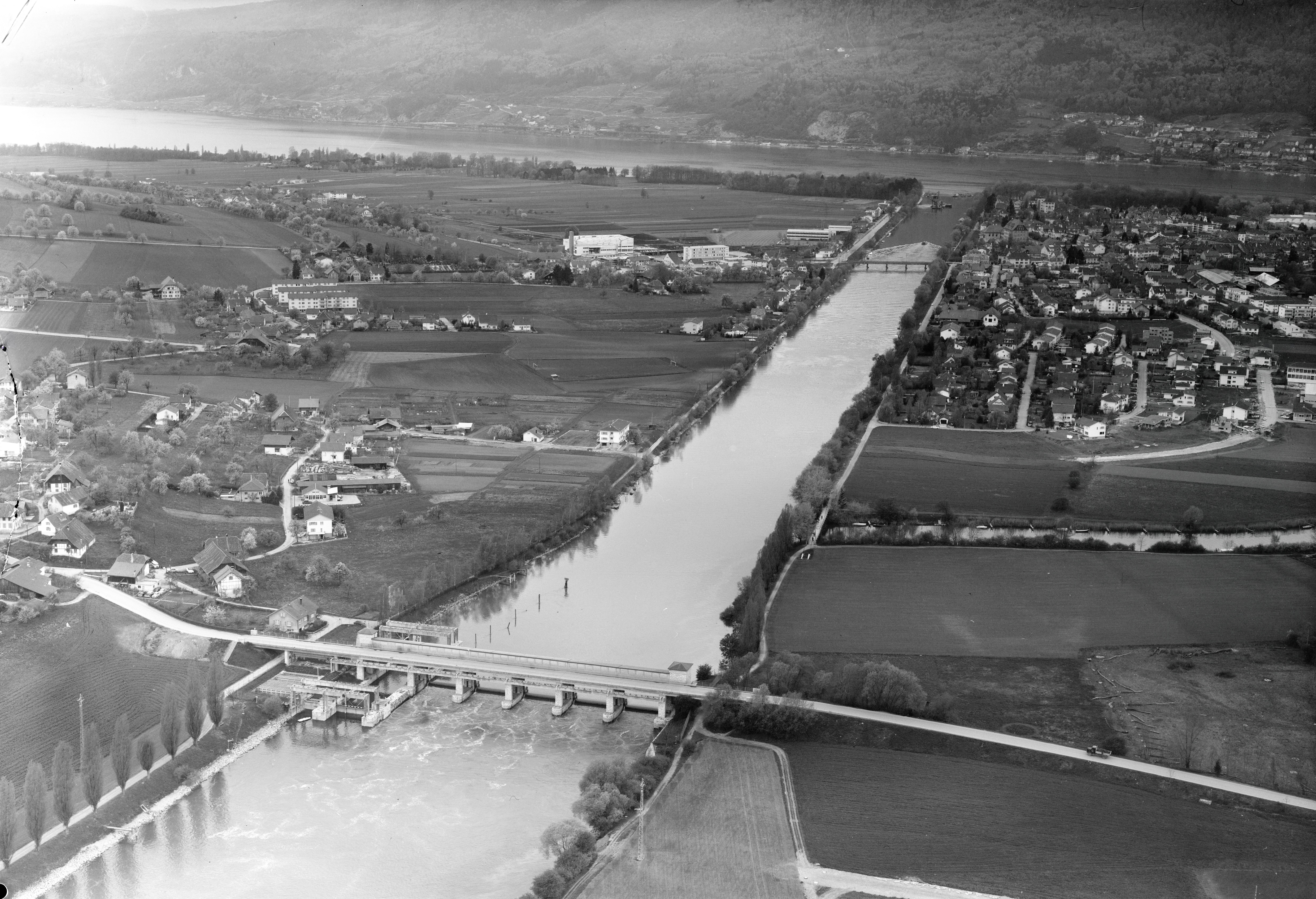 Von links: Port, Ipsach, Nidau, unten: Wehranlage und Schleuse Port, Ausfluss aus dem Bielersee: Baggerarbeiten im Rahmen der 2. Juragewässerkorrektion